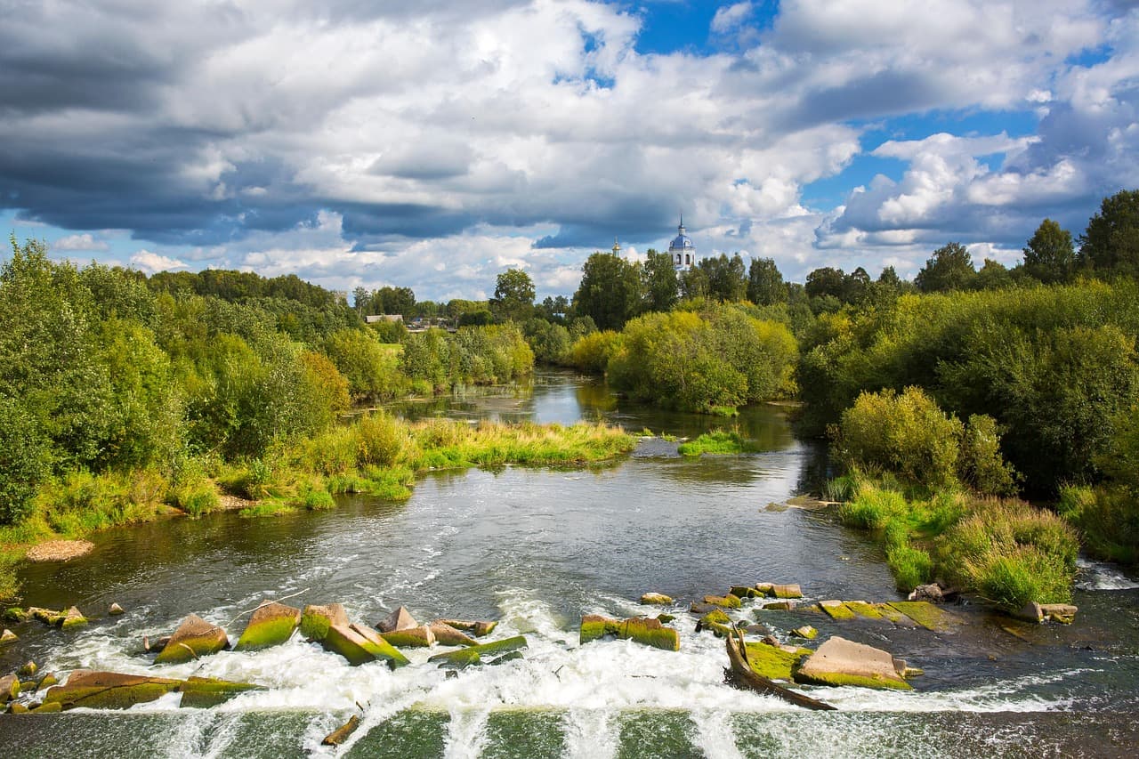 Что посмотреть в Кировской области: живописная река с порогами, зелёные берега и природные пейзажи региона