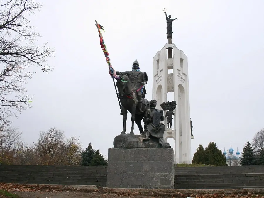 Популярные достопримечательности — вид на Покровскую гору с верхней точки