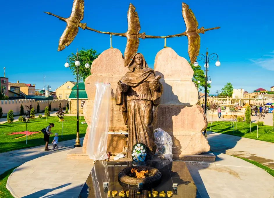 Что посмотреть в Дербенте за 1 день и как добраться до Дербента — вид на парк боевой славы Дербент