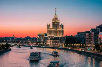 Главные достопримечательности Москвы: что посмотреть — вечерний вид на высотку на Котельнической набережной