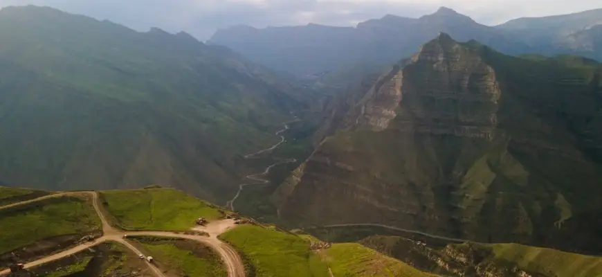 Готовый туристический маршрут по Дагестану с горами, каньонами и серпантинами дорог